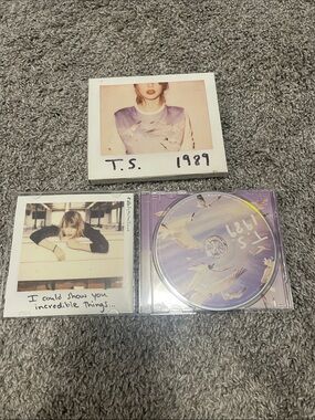 Taylor Swift Purple and Cream 1989 Deluxe CD Set